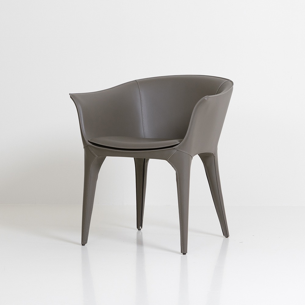 루시 암체어 가죽 철제 인테리어 카페 디자인 식탁 의자
