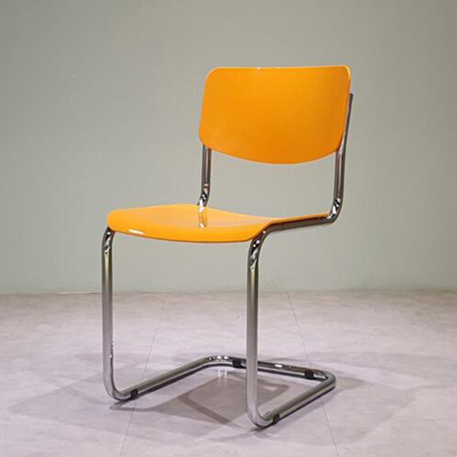 토마스체어 플라스틱 철제 의자 인테리어 카페 디자인