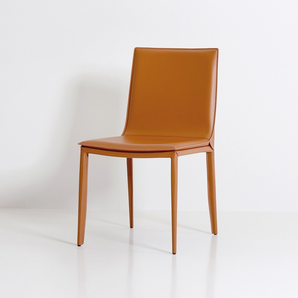 루시 체어 가죽 철제 인테리어 카페 디자인 식탁 의자